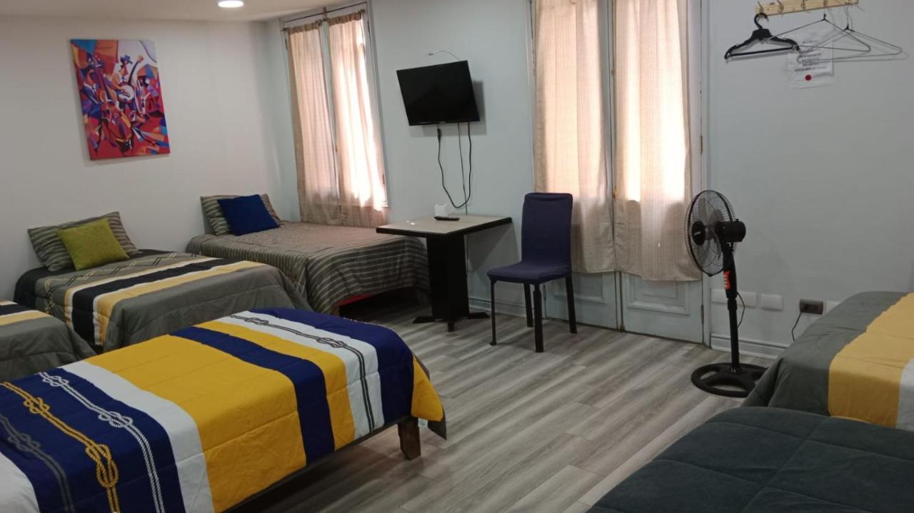 Hostal Mancora Monjitas 755 Hotel Santiago Buitenkant foto