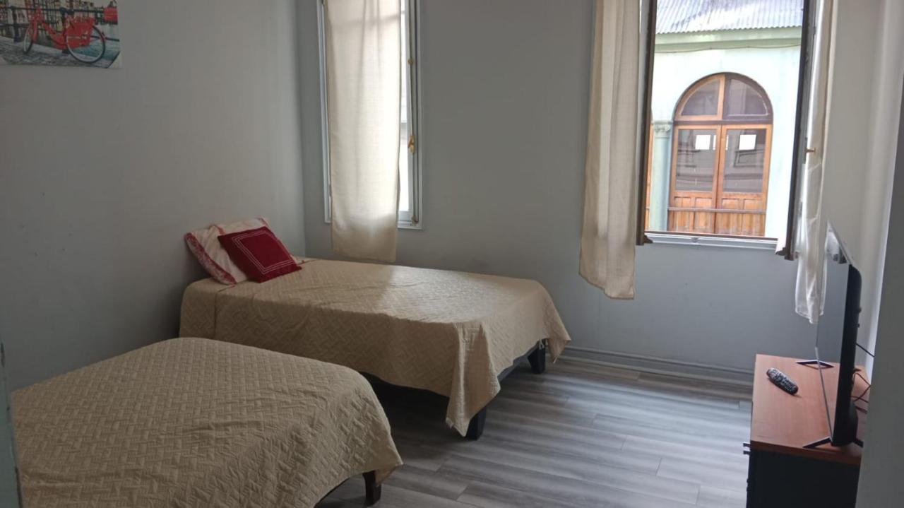 Hostal Mancora Monjitas 755 Hotel Santiago Buitenkant foto